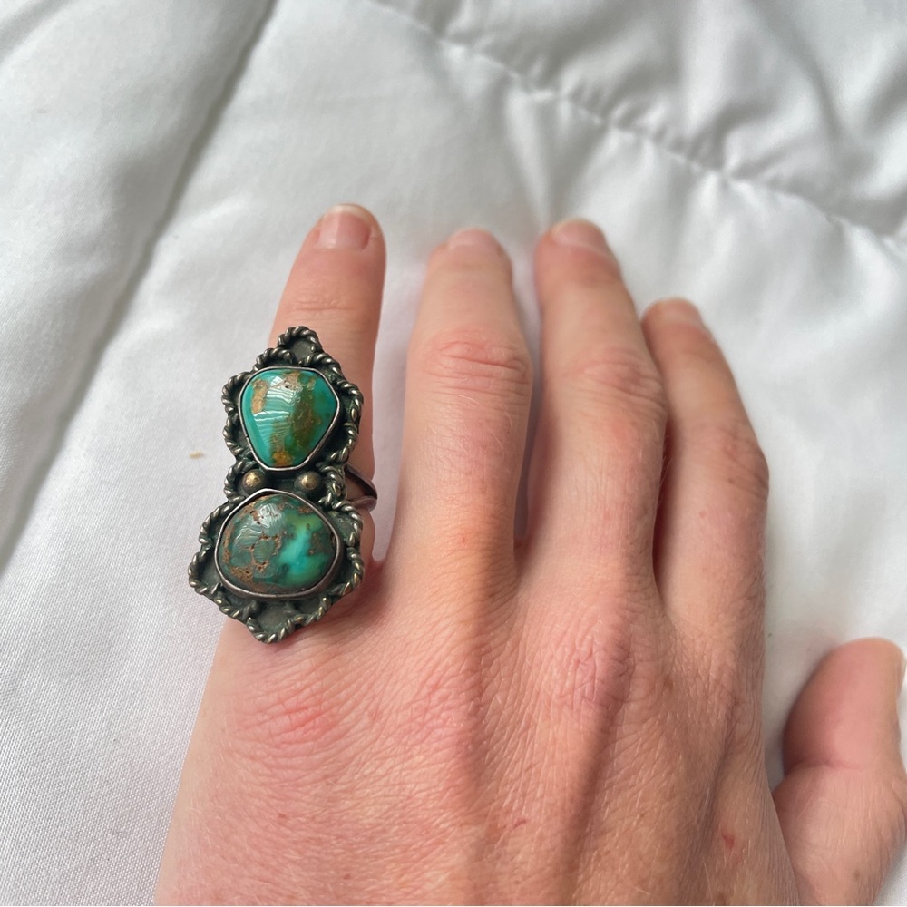 Vintage turquoise and silver ring size 4